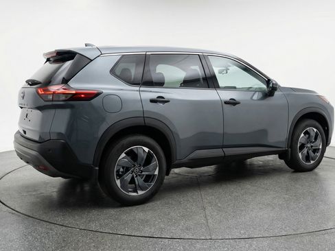 Used 2025 Nissan Rogue SV FWD image 9