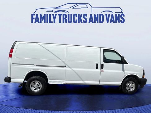 Used 2019 Chevrolet Express 3500 Extended w/ Driver Convenience Package RWD image 6