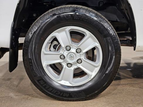 Used 2021 Toyota Tundra SR5 w/ SR5 Leather Package RWD image 17