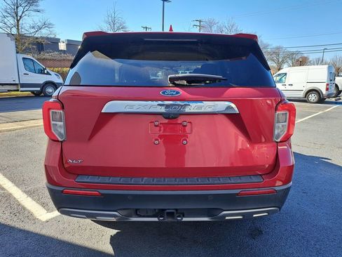 Used 2020 Ford Explorer XLT w/ Equipment Group 202A image 5