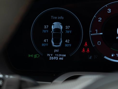 Certified 2025 Porsche 911 Targa 4 GTS image 29