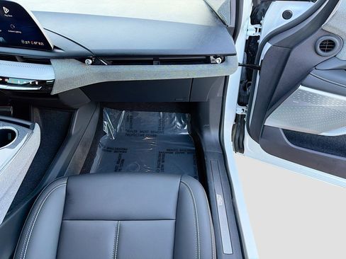 Used 2025 Cadillac Optiq Sport 1 w/ LPO, Floor Liner Package image 18