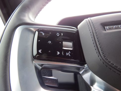 Used 2023 Land Rover Range Rover SE image 21