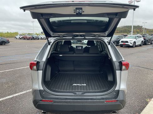 Certified 2022 Toyota RAV4 XLE image 7