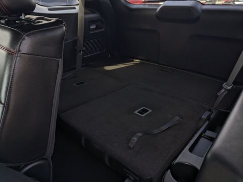 Used 2022 Ford Explorer ST-Line RWD image 9