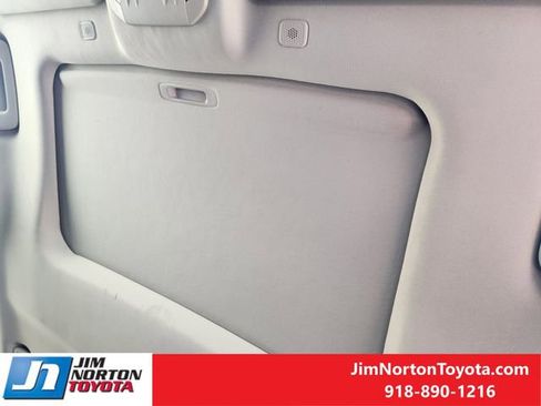 Used 2024 Toyota Highlander XLE image 26