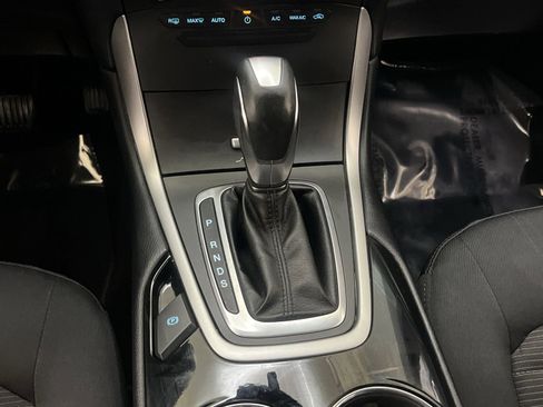 Used 2016 Ford Edge SEL image 25