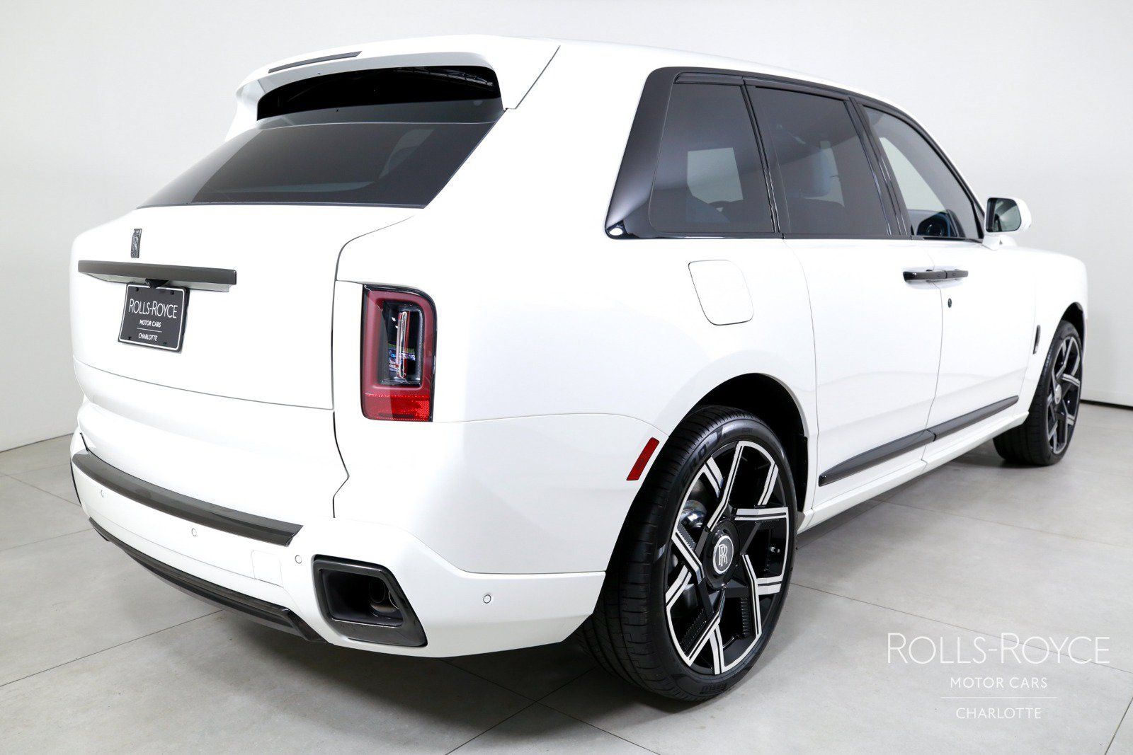 New 2027 Rolls-Royce Cullinan Black Badge AWD/4WD image 2