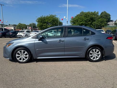Used 2024 Toyota Corolla LE FWD image 4