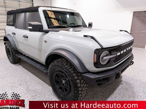 Used 2023 Ford Bronco Wildtrak image 6