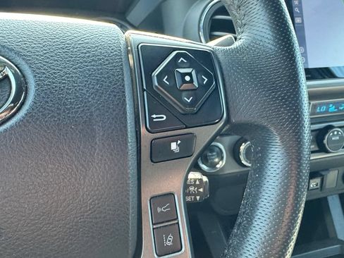 Used 2021 Toyota Tacoma TRD Sport AWD/4WD image 16
