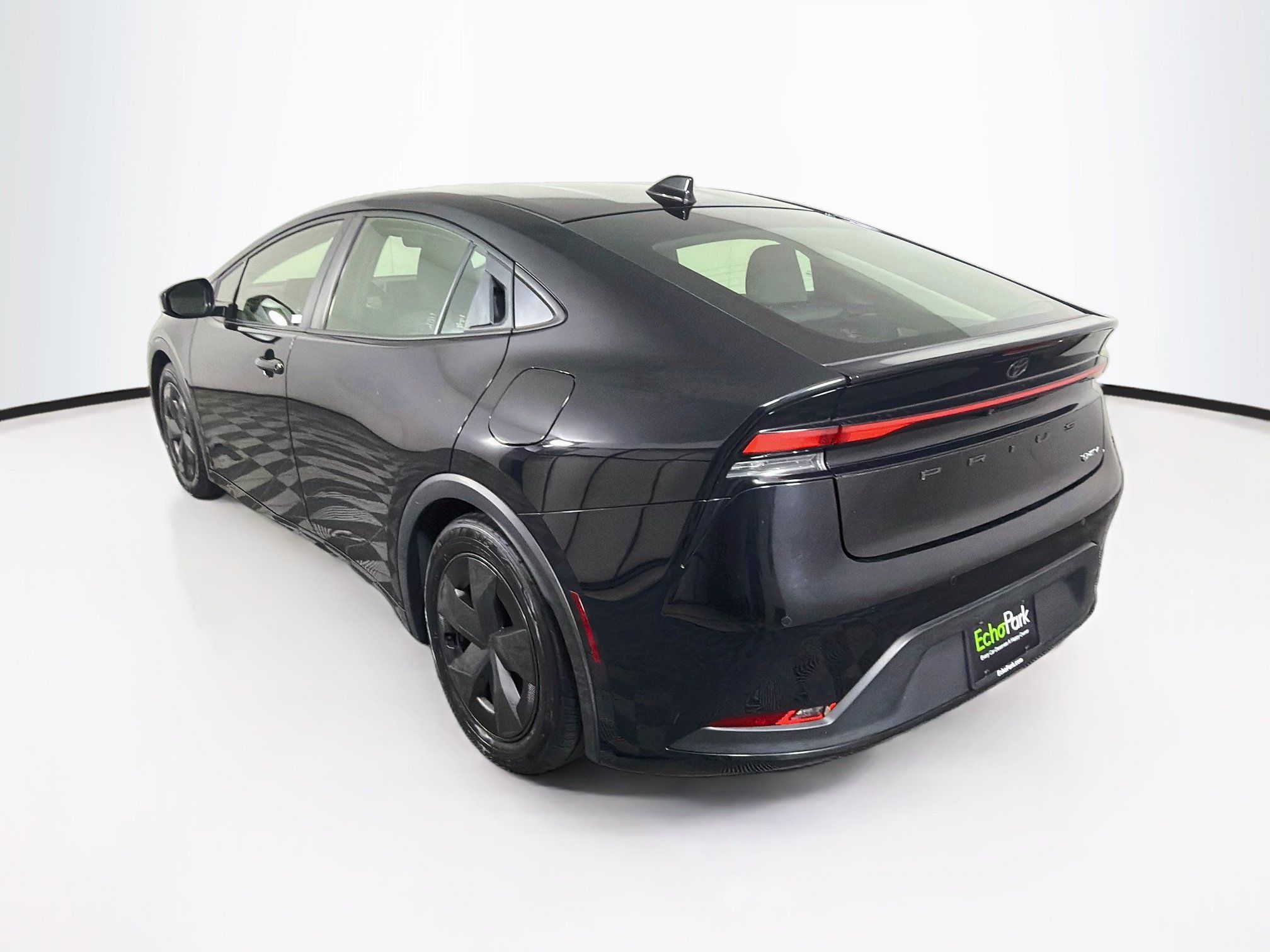 Used 2024 Toyota Prius LE FWD image 5