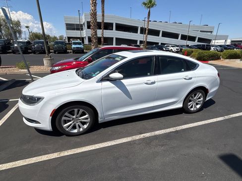 Used 2015 Chrysler 200 Limited w/ Convenience Group FWD image 6