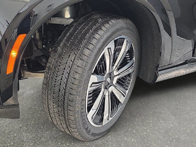 New 2026 Cadillac Escalade IQ Luxury 2 w/ LPO, Floor Liner Package AWD/4WD image 29