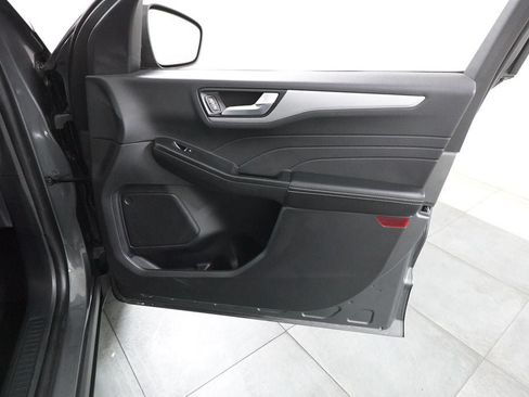 Certified 2025 Ford Escape Platinum AWD/4WD image 32