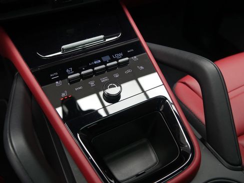 Certified 2026 Porsche Cayenne Coupe image 38