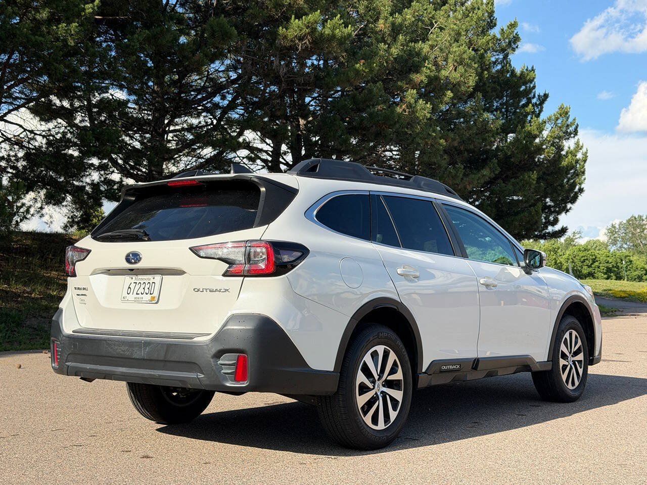 Used 2021 Subaru Outback Premium AWD/4WD image 3