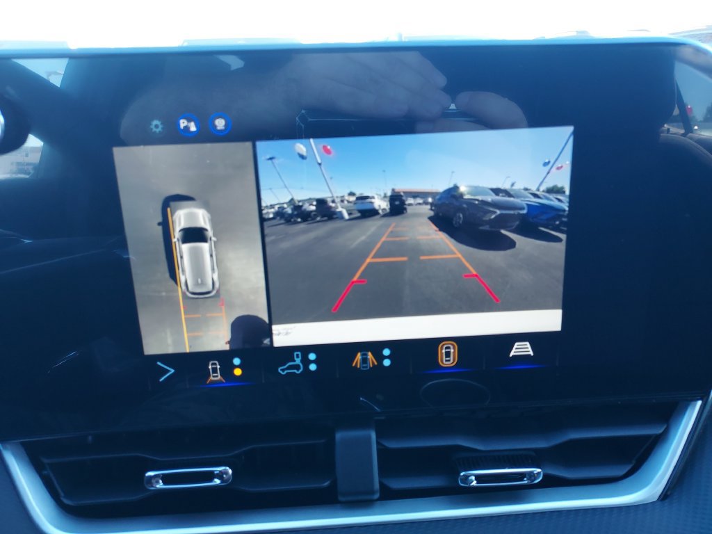 New 2027 Chevrolet Equinox LT w/ Safety and Technology Package AWD/4WD image 23