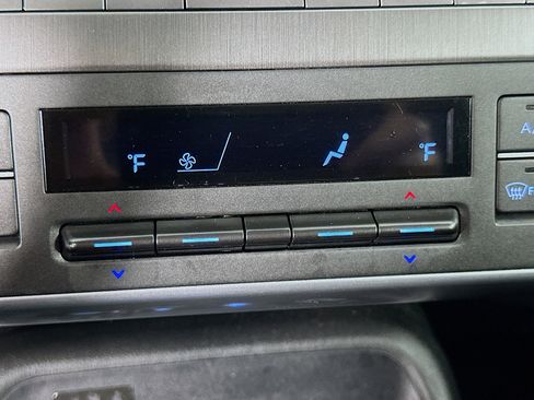 Used 2024 Hyundai Kona SEL image 23