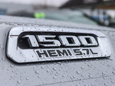 Used 2019 RAM 1500 Laramie image 13