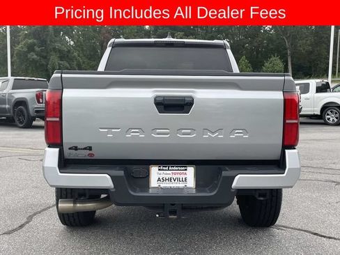 Used 2024 Toyota Tacoma TRD Off-Road AWD/4WD image 4