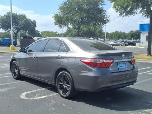 Used 2017 Toyota Camry SE FWD image 7