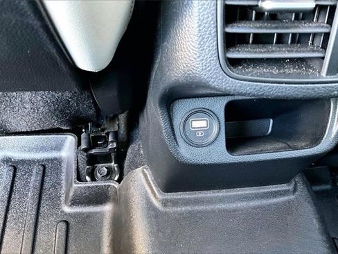 Used 2023 Kia Seltos EX image 16