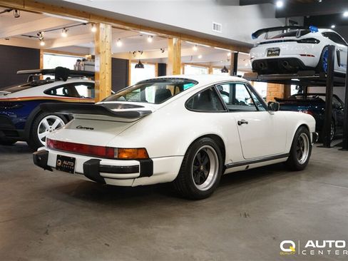 Used 1987 Porsche 911 Carrera RWD image 6