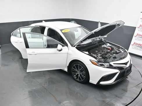 Used 2023 Toyota Camry SE image 39