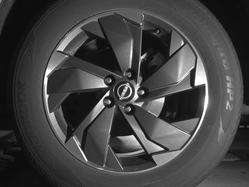 Used 2025 Nissan Rogue SV image 14