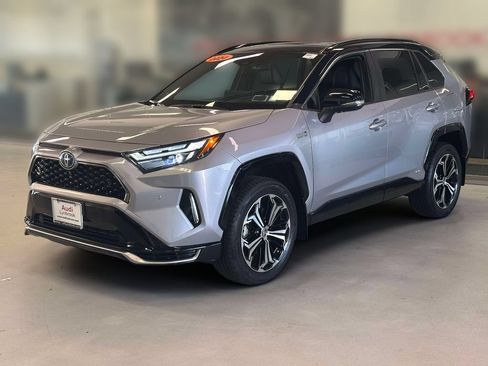 Used 2024 Toyota RAV4 XSE w/ Premium Package AWD/4WD image 3