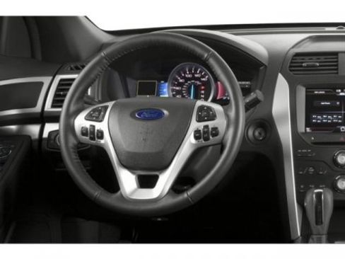 Used 2015 Ford Explorer XLT image 6