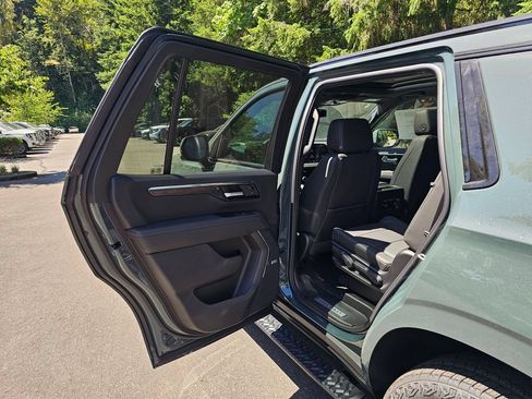New 2026 Chevrolet Tahoe Z71 w/ Comfort Package AWD/4WD image 16