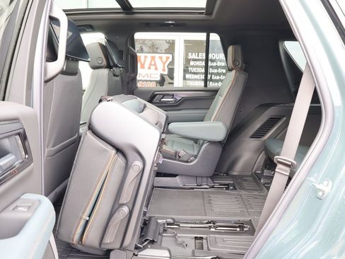 New 2026 GMC Yukon AT4 w/ AT4 Premium Plus Package AWD/4WD image 30