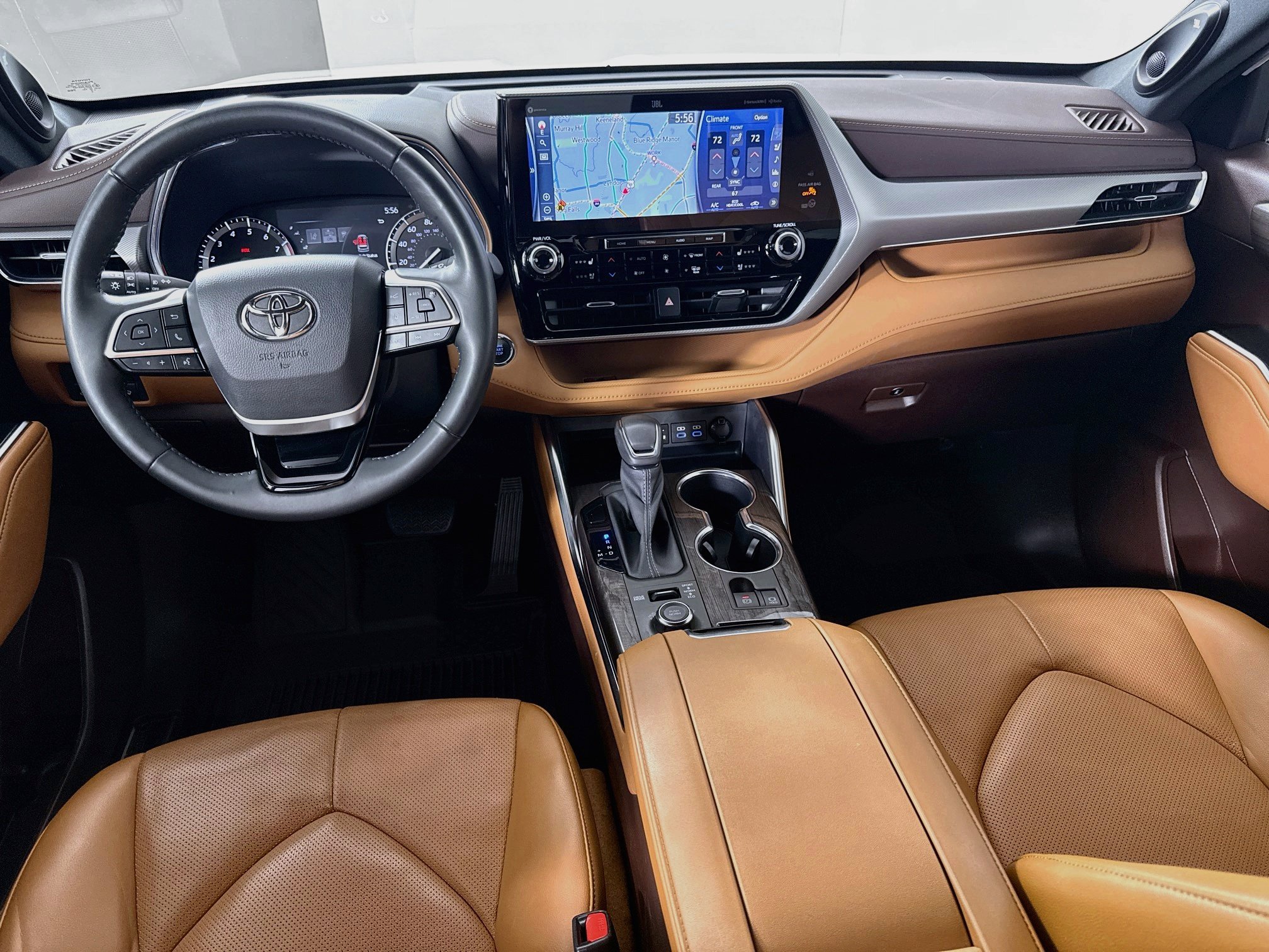 Used 2022 Toyota Highlander Platinum AWD/4WD image 24