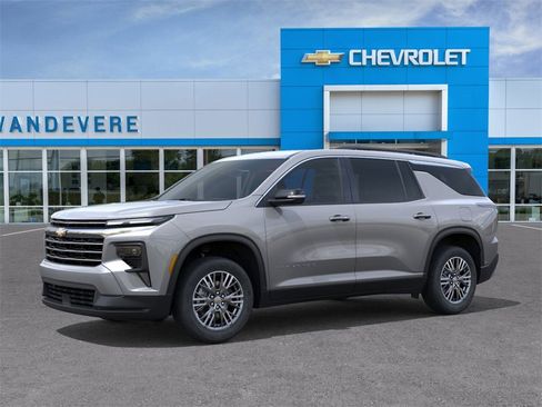New 2026 Chevrolet Traverse LT w/ Driver Confidence Package image 2