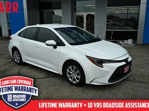 Used 2023 Toyota Corolla LE image 2