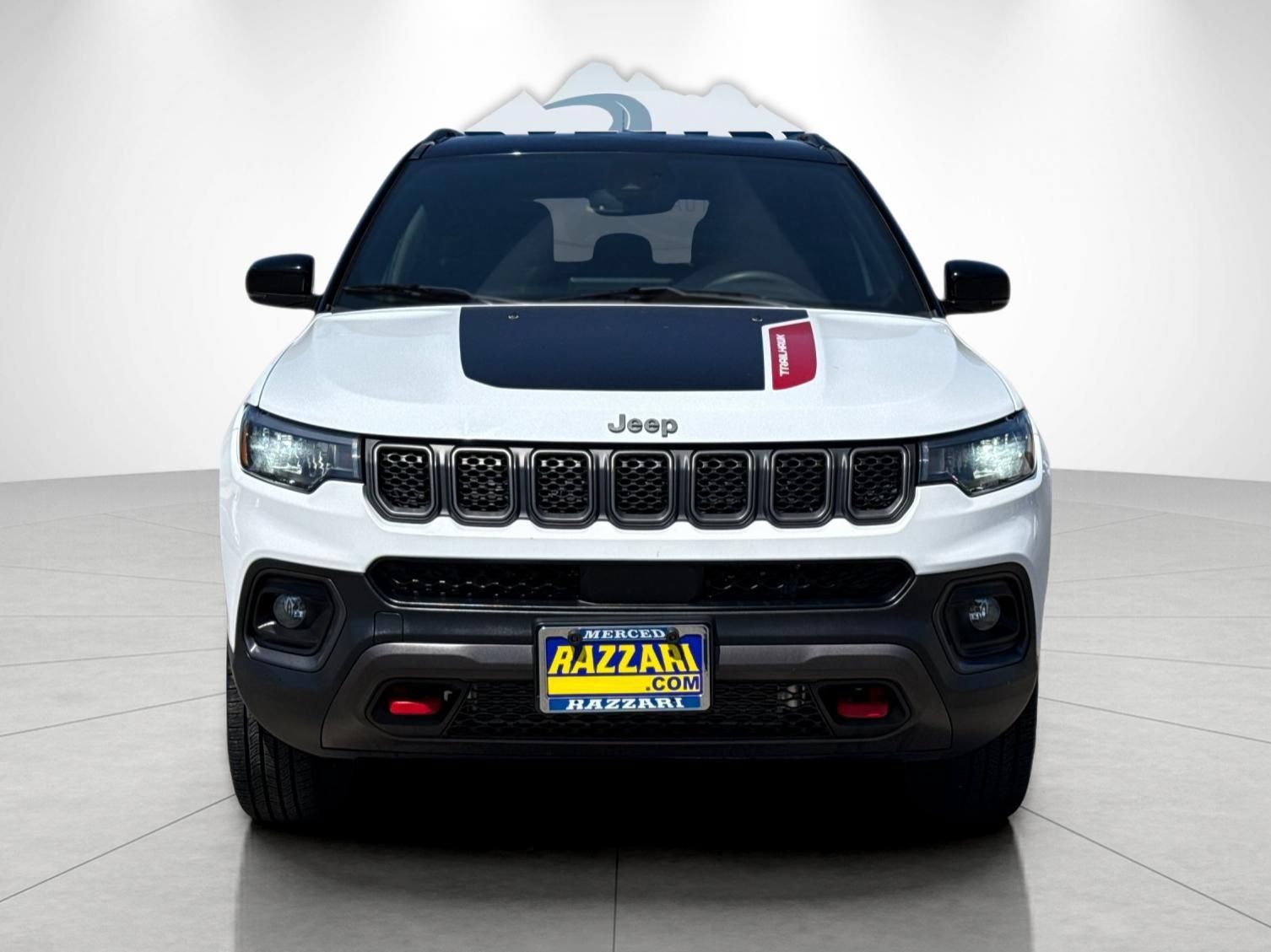 Used 2024 Jeep Compass Trailhawk AWD/4WD image 8