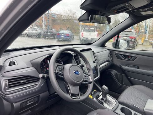 Used 2025 Subaru Forester Premium image 7