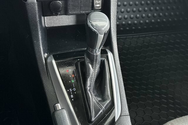 Used 2017 Toyota Corolla LE w/ Carpet Mat Package (TMS) FWD image 20