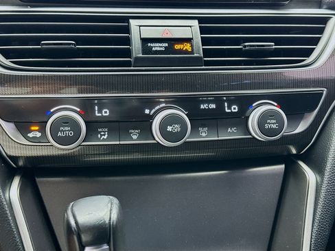 Used 2018 Honda Accord Sport image 12
