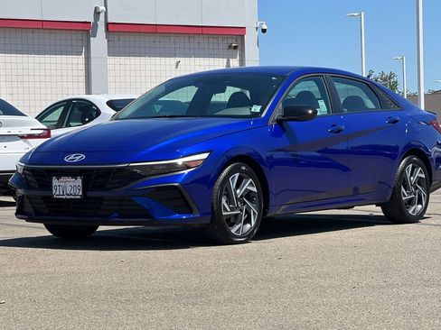 Used 2025 Hyundai Elantra Sport w/ Cargo Package FWD image 10