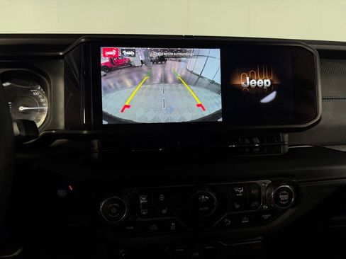 Used 2024 Jeep Wrangler Unlimited Rubicon 4xe w/ Technology Group AWD/4WD image 21