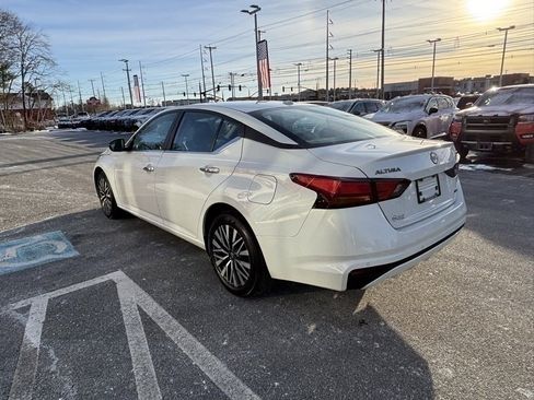 Used 2024 Nissan Altima 2.5 SV image 5