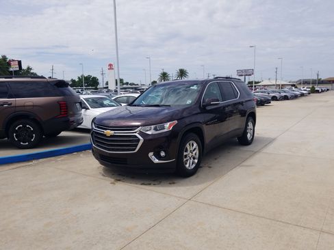 Used 2021 Chevrolet Traverse LT FWD image 3