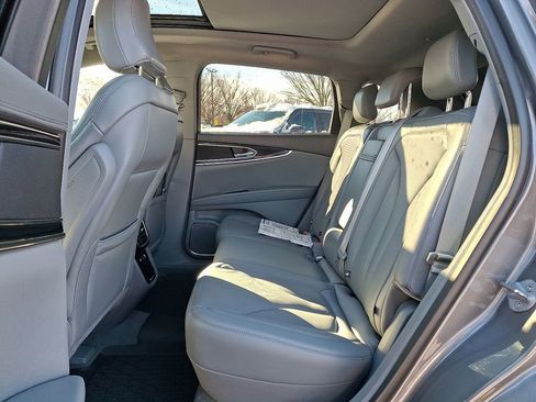 Used 2022 Lincoln Nautilus Reserve image 13