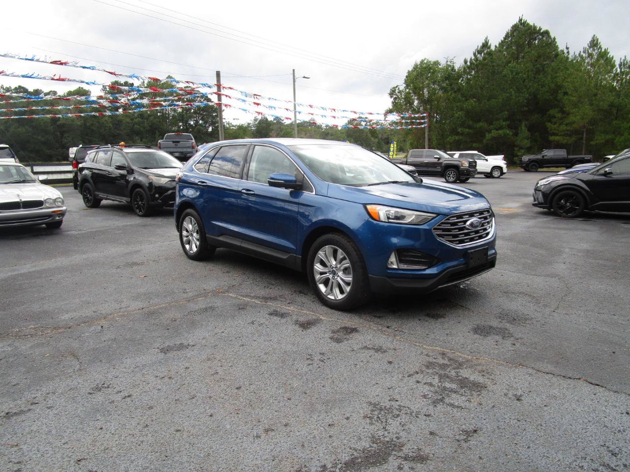 Used 2021 Ford Edge Titanium w/ Cargo Accessory Package FWD image 5