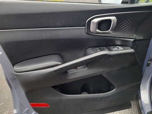 Used 2021 Kia Sorento LX FWD image 14