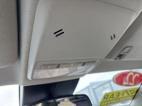 Used 2022 Chevrolet Trax LT w/ LT Convenience Package image 28