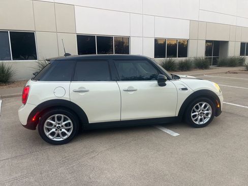 Used 2019 MINI Cooper 4-Door Hardtop image 10